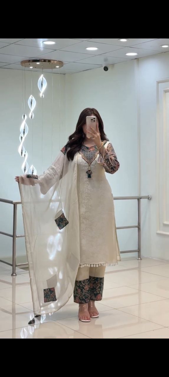 Banarasi Jacquard Zari Kurta Pant Dupatta Set for Women
