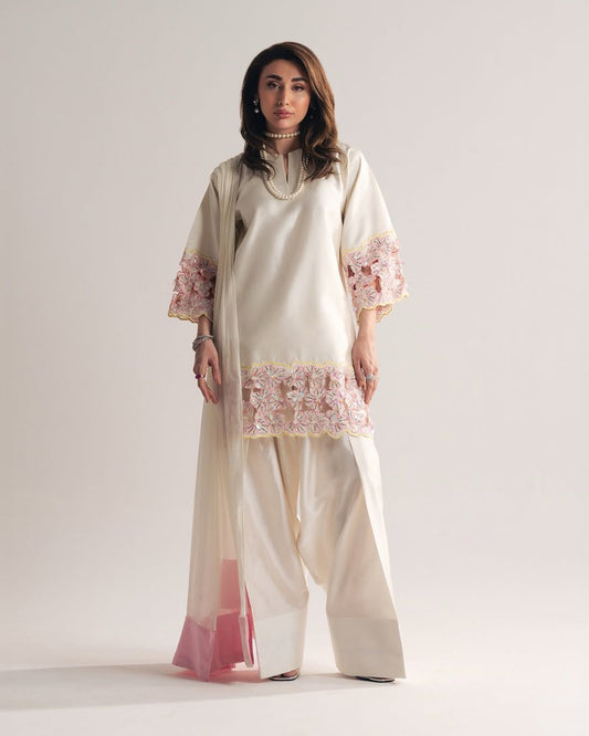 Elegant White Heavy Natural Crepe Silk Hand Work Kurta With Farshi Pant & Dupatta For Women
